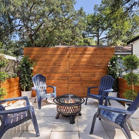 Treehouse Is A Quaint 2 Bedroom In An Up-And-Coming Part Of Town, Pet Friendly With Fenced Yard And Lounge Area That Is Close To Downtown Tampa Exterior photo